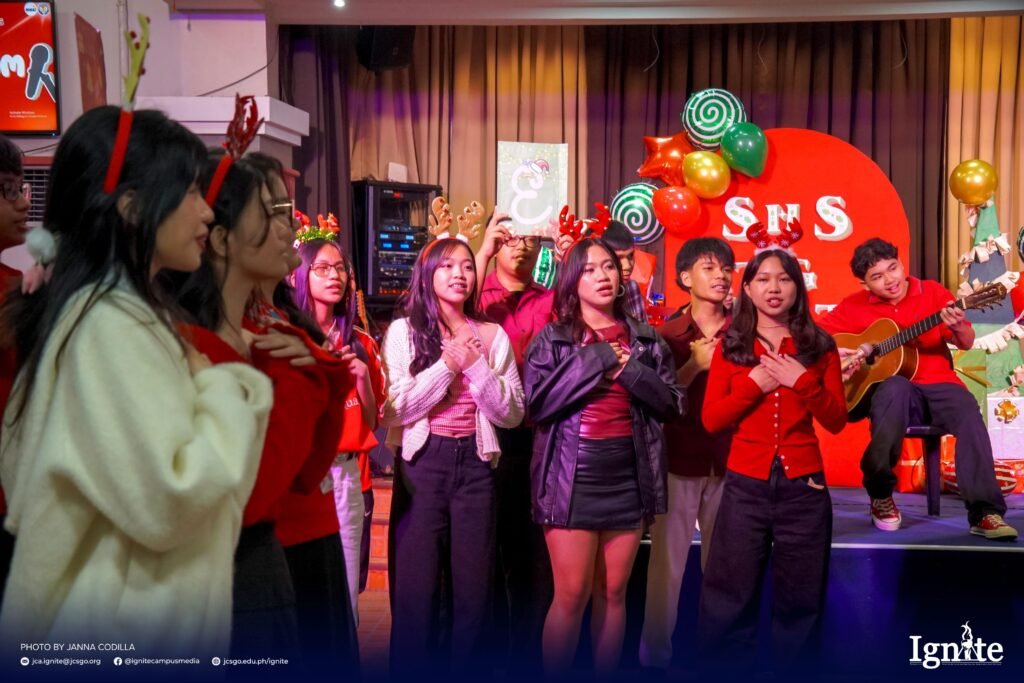 SHS welcomes Christmas with camaraderie, carols, celebration