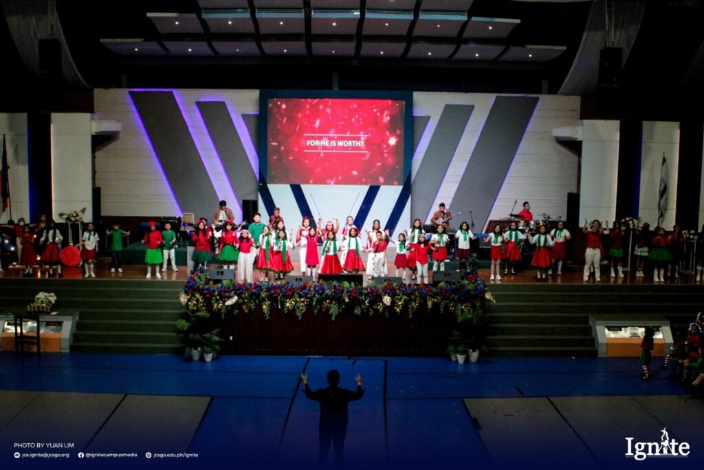 GS students spread holiday cheer in Christmas caroling contest